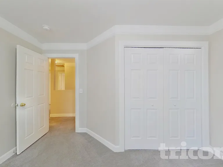 201 Clearmeadow Dr — Photo 11