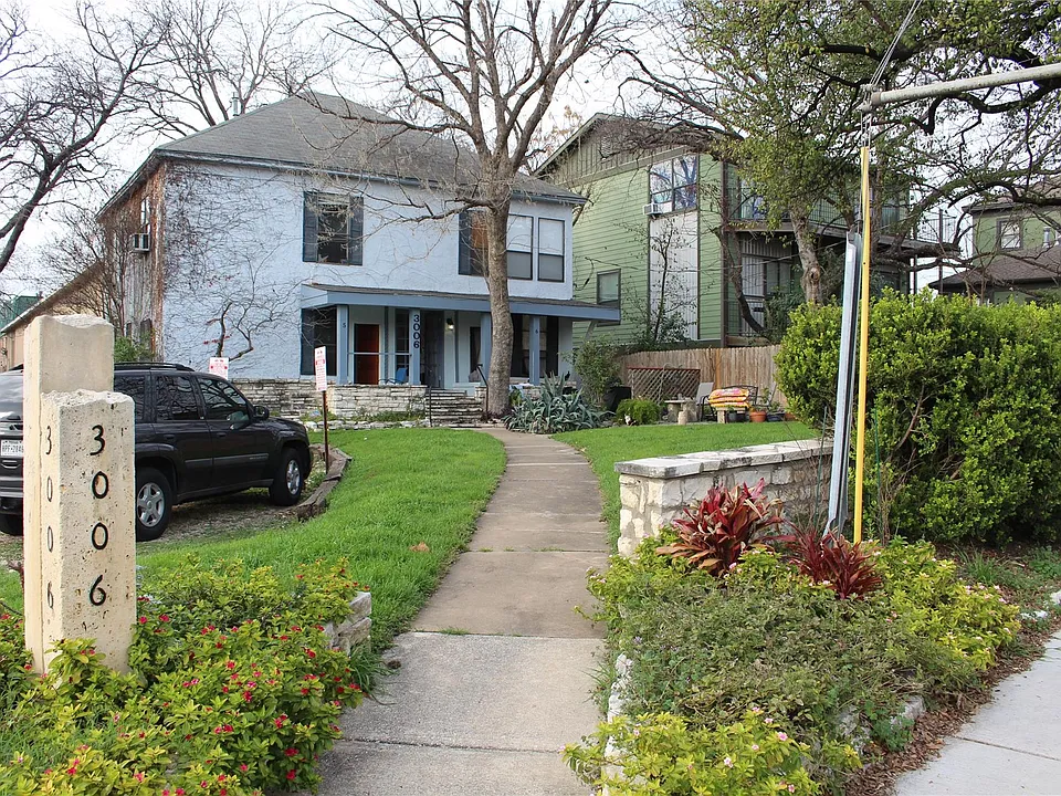 3006 Duval St #8