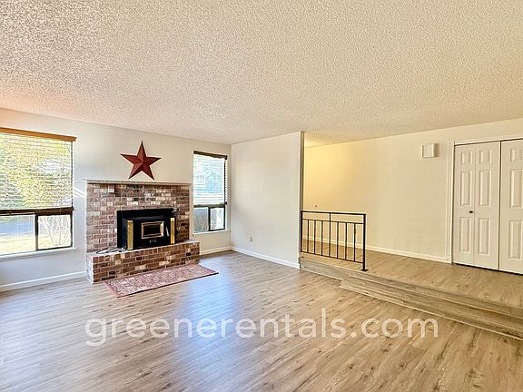 3rd image of 1906 Hanover Dr SE