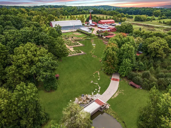 5200 Turtle Point Dr, Ann Arbor, MI 48105