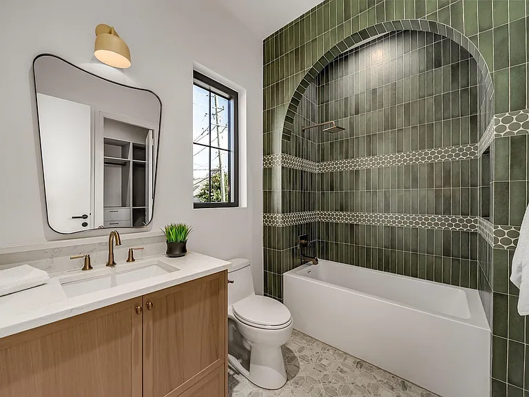 10050 Gooding Dr — Photo 34