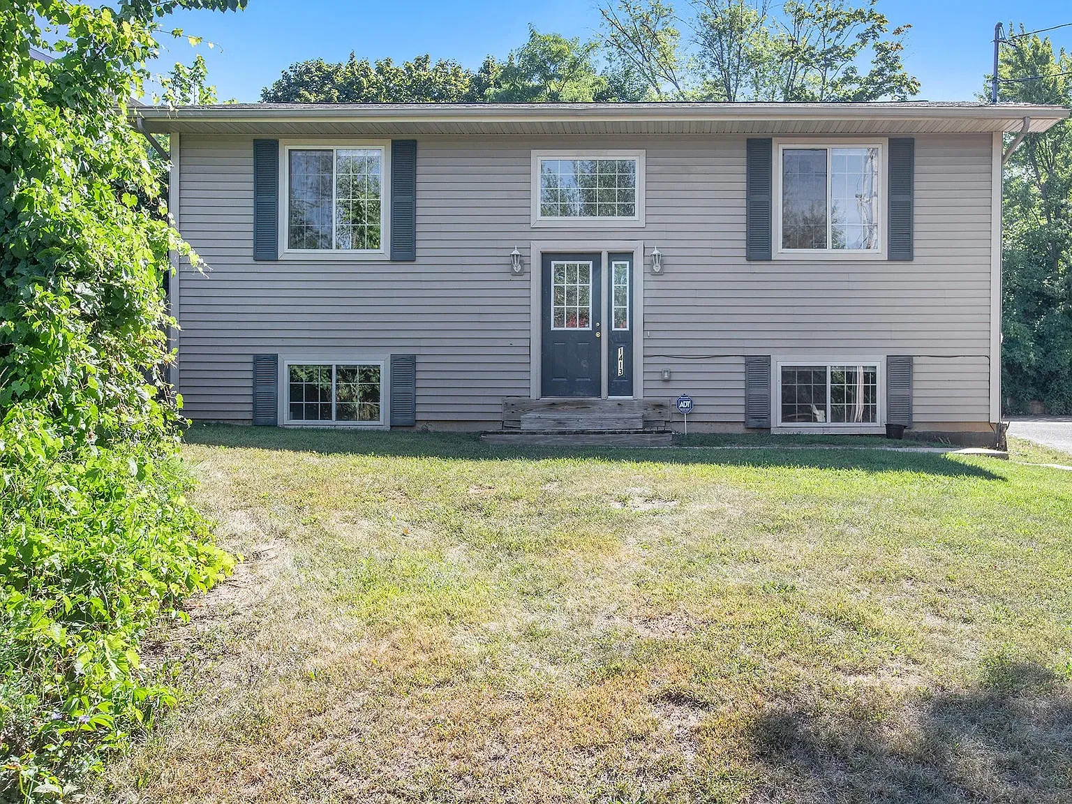 1319 Lafayette Ave — Photo 2