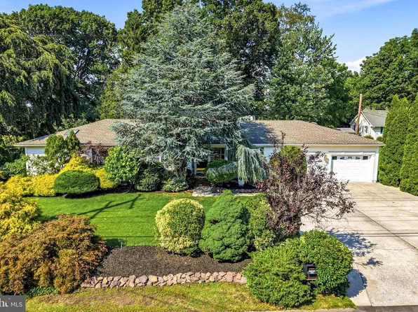 1519 High Hill Rd, Logan Township, NJ 08085