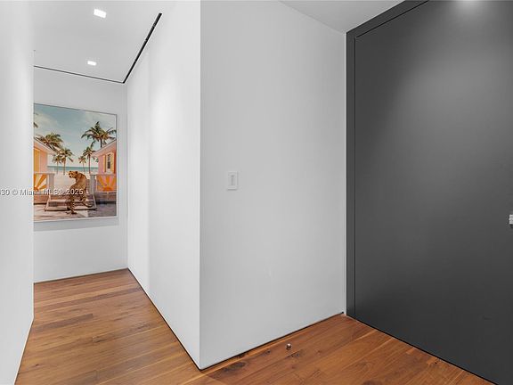 2nd image of 100 S Pointe Dr #1102/03
