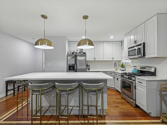 4th image of 60 Lafayette St APT 1