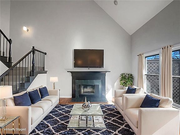 5th image of 3950 Bear Ridge Pl NW