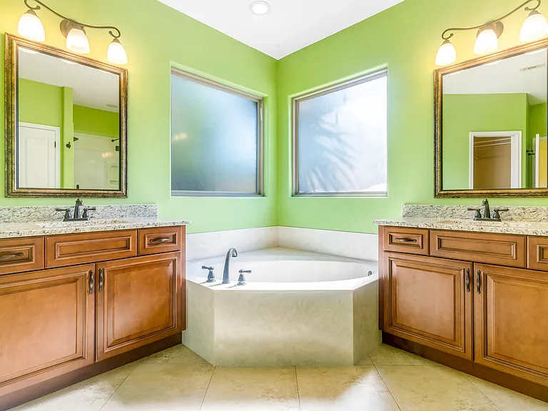 651 Powell Dr NE — Photo 46
