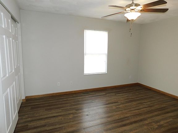 5th image of 134 Autumn Pine Dr