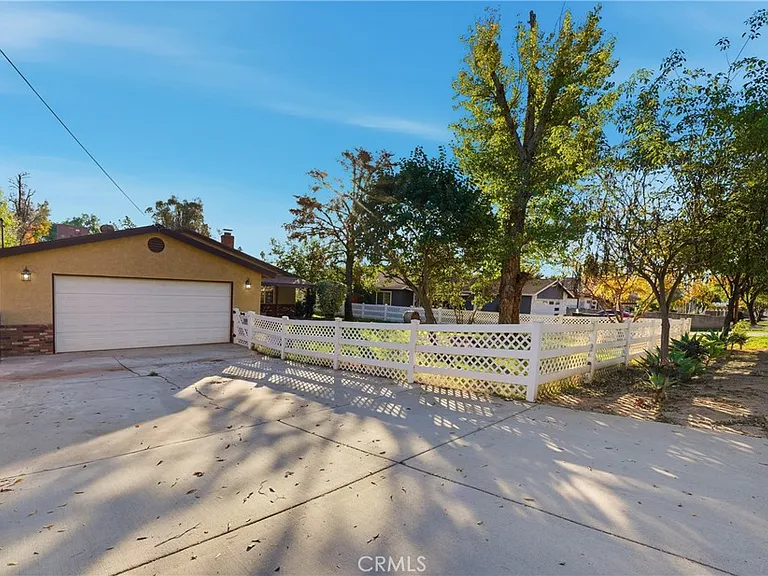 6255 Mitchell Ave — Photo 28