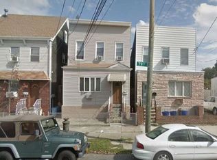 6641 79th St, Flushing, NY 11379