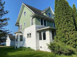 318 Jones Ave, Buhl, MN 55713