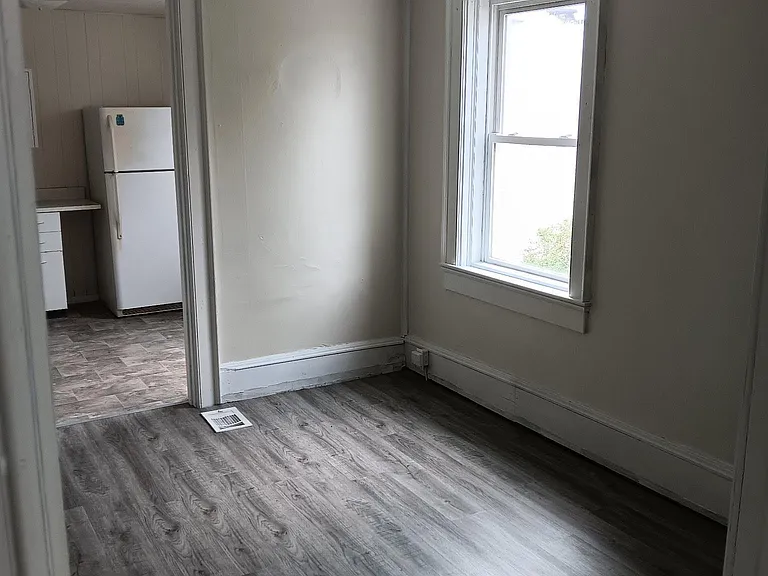 110 E High St #C — Photo 6