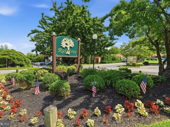 1401 Raintree Ln #1401, Malvern, PA 19355