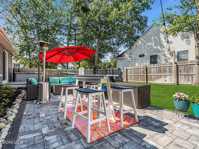 210 Mermaid Dr — Photo 16