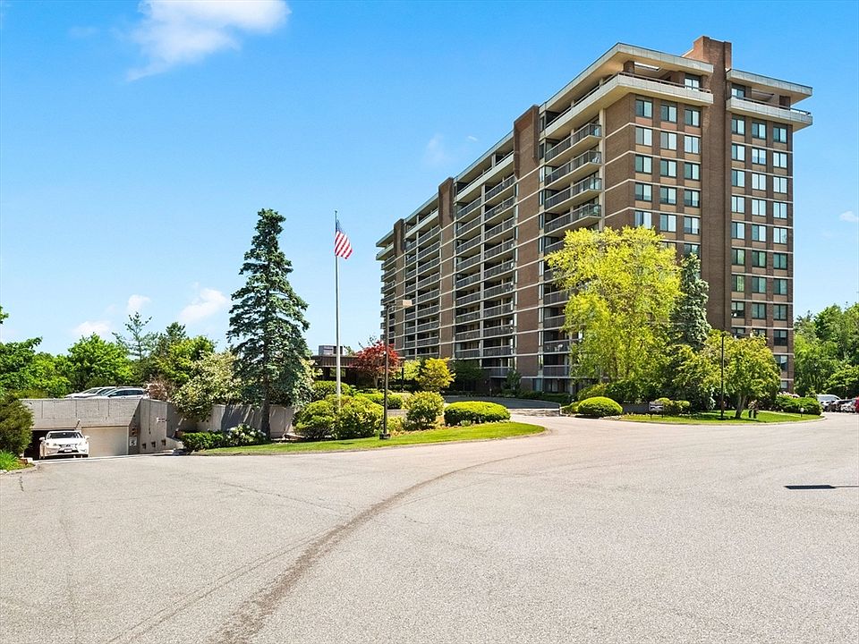 1st image of 40 Village Rd #709