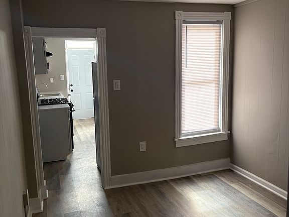 3rd image of 425 N 2nd St