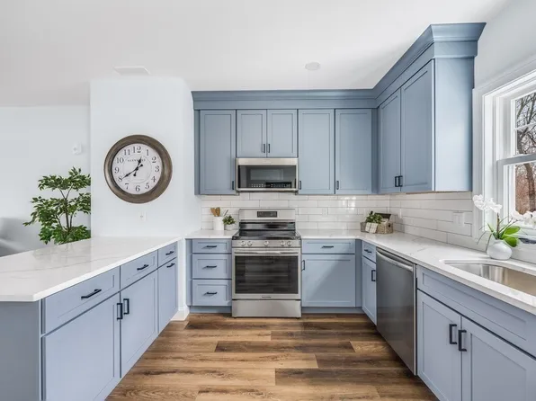 451 Essex St #5, Beverly, MA 01915