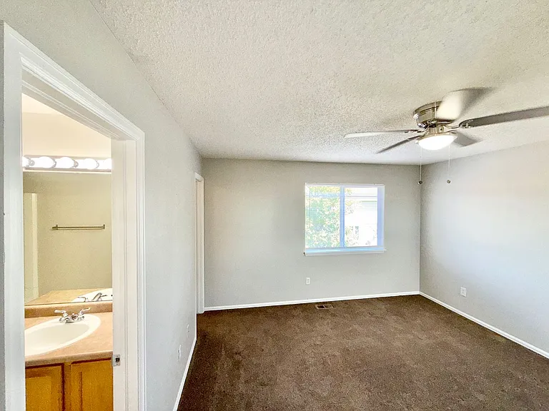 4899 Saddle Ridge Dr — Photo 19