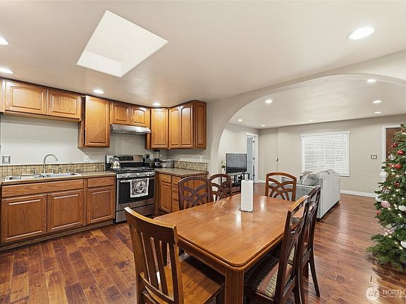 5th image of 409 N Palouse Street