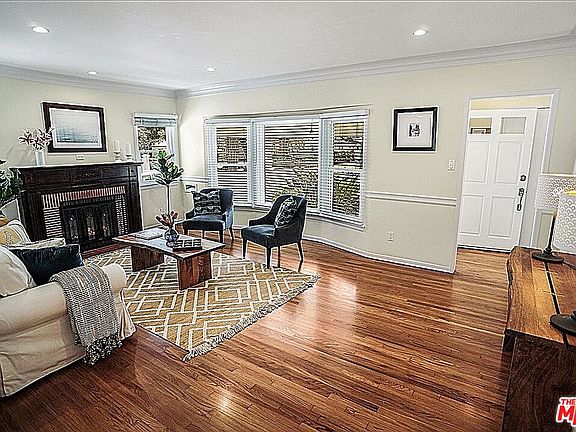 4th image of 2572 Military Ave