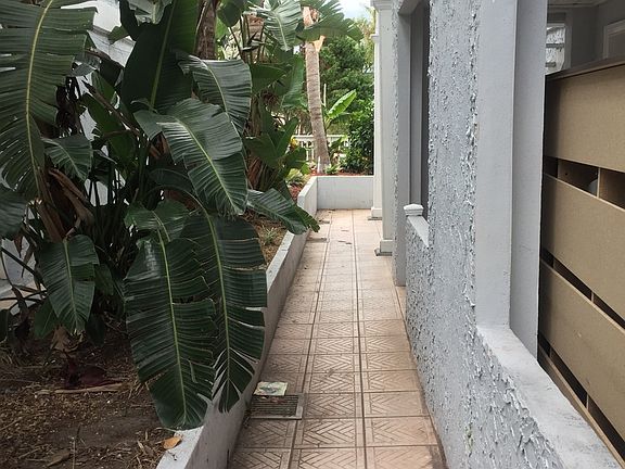 5th image of 211 12th Ave S APT B