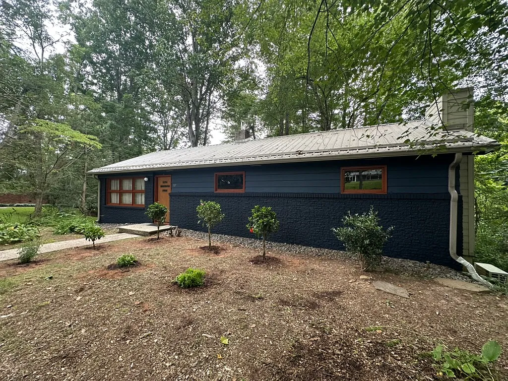 1 bed, 1200 sqft, $1,900 — Photo 2