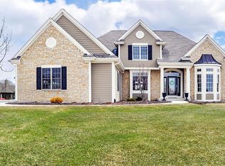 N49W18365 Green Meadow Ct, Menomonee Falls, WI 53051