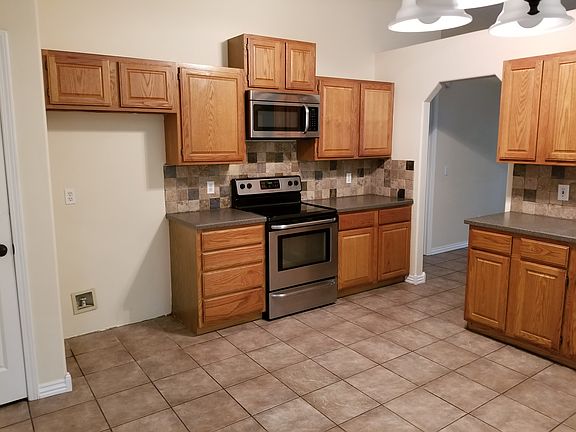 4th image of 2230 Oaklawn Ave