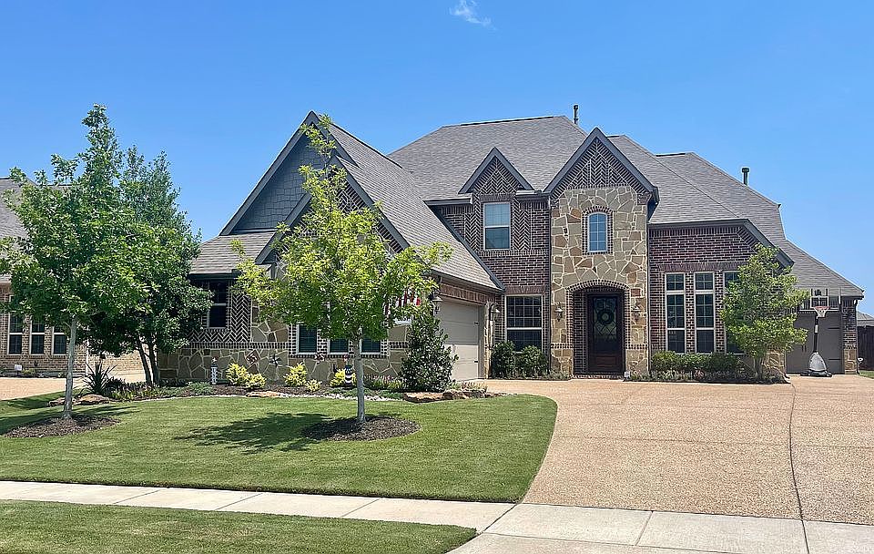 1st image of 2831 Annandale Dr