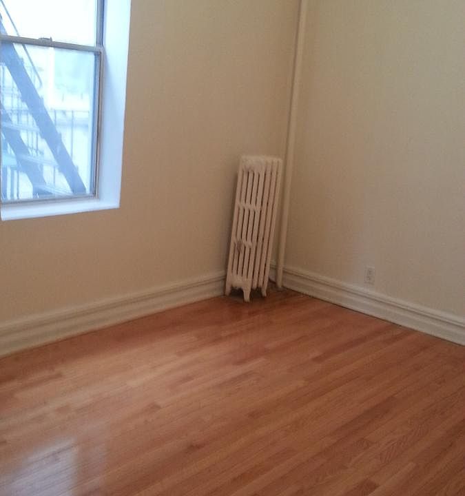 2nd image of 3181 44th St