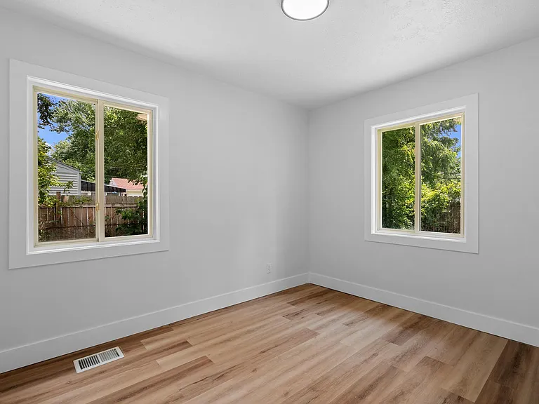 4376 Curundu Ave — Photo 19