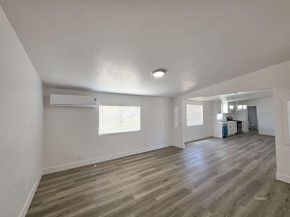 3rd image of 3761 Swallow Ave