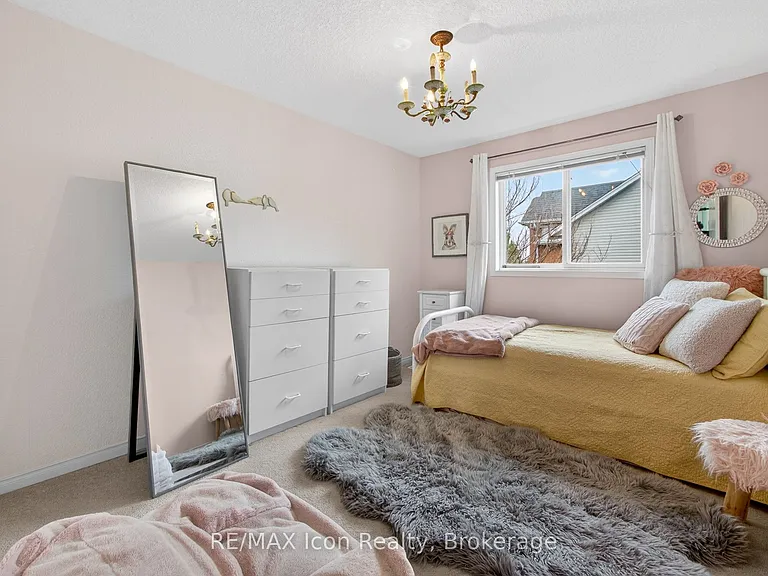 537 Beaver Creek Cres — Photo 24