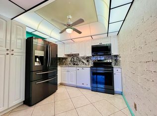 110 Wellington B, West Palm Beach, FL 33417