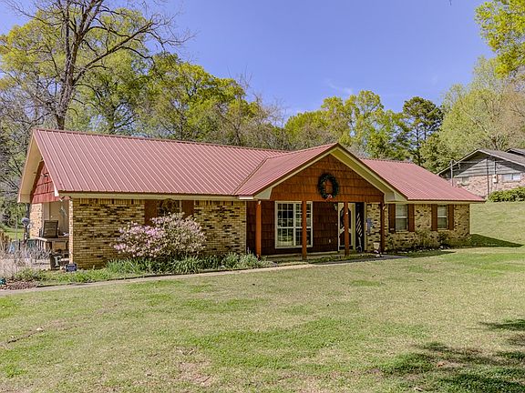 2nd image of 584 Lakeside Dr