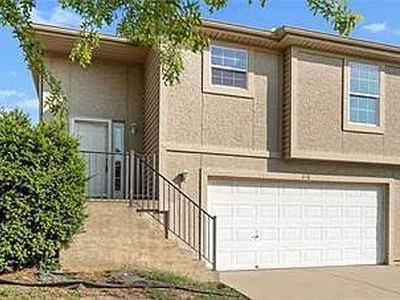 218 N 6th Ter, Louisburg, KS, 66053