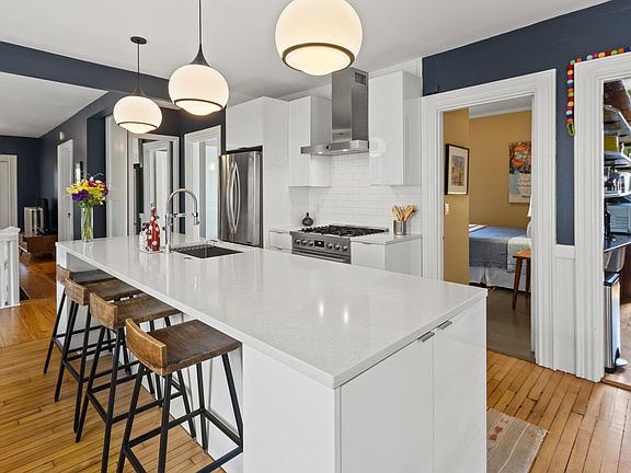 5th image of 50 Gray Street #3