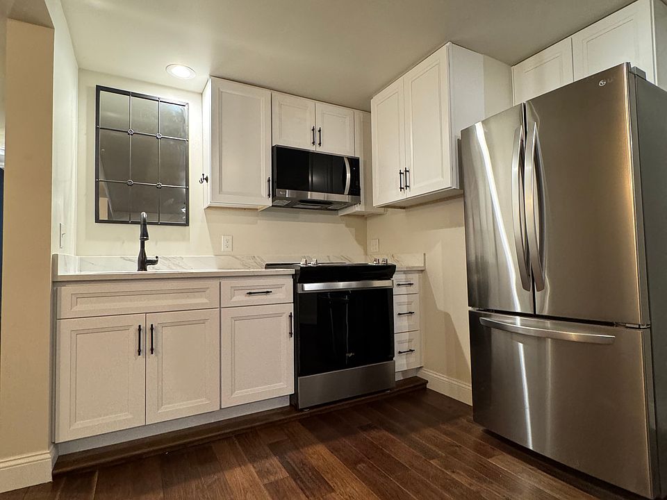 1st image of 1519 Lucille Pkwy NW #B
