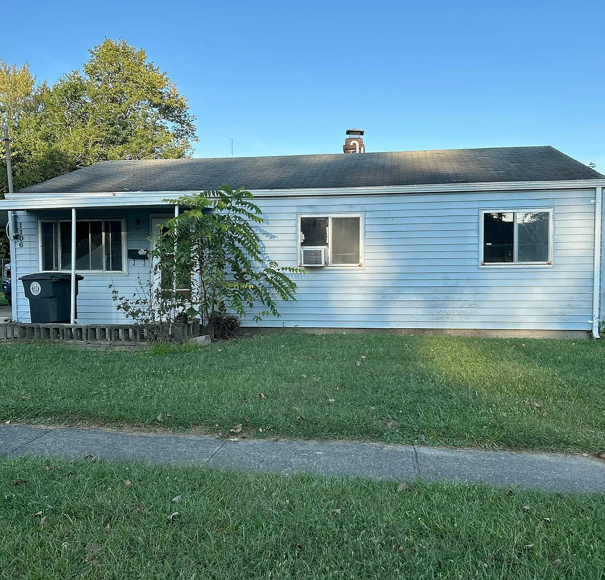 1106 Rossiter Drive — Photo 1