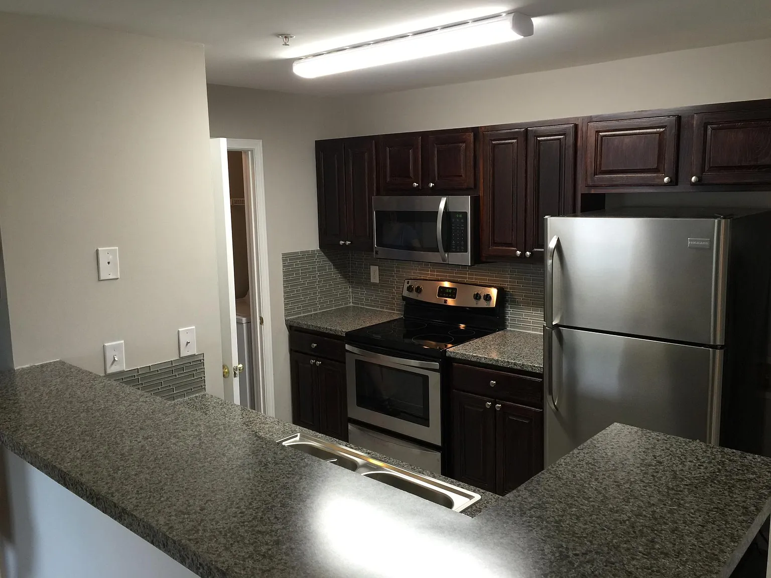 2 bed, 975 sqft, $1,475 — Photo 1