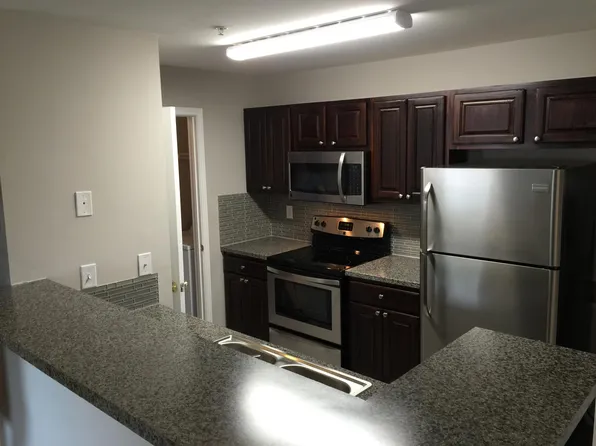 9810 Campus Walk Ln, Charlotte, NC