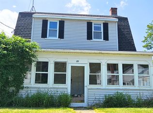 20 Smith St, Springfield, VT 05156