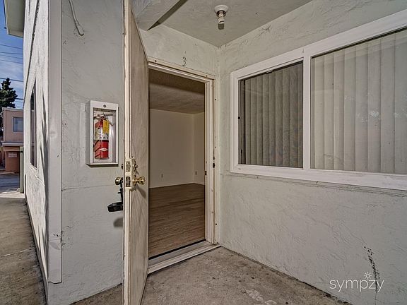 5th image of 3772 Ingraham St