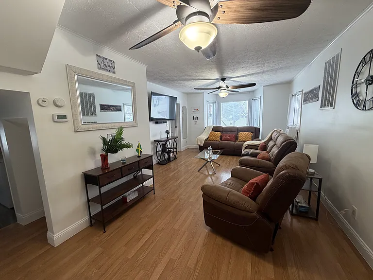 141 N Milton St — Photo 29