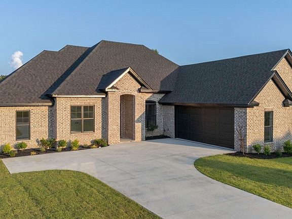 3rd image of 103 Andiron Ct