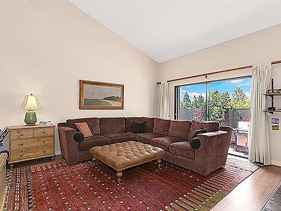 4th image of 3235 Caminito Eastbluff