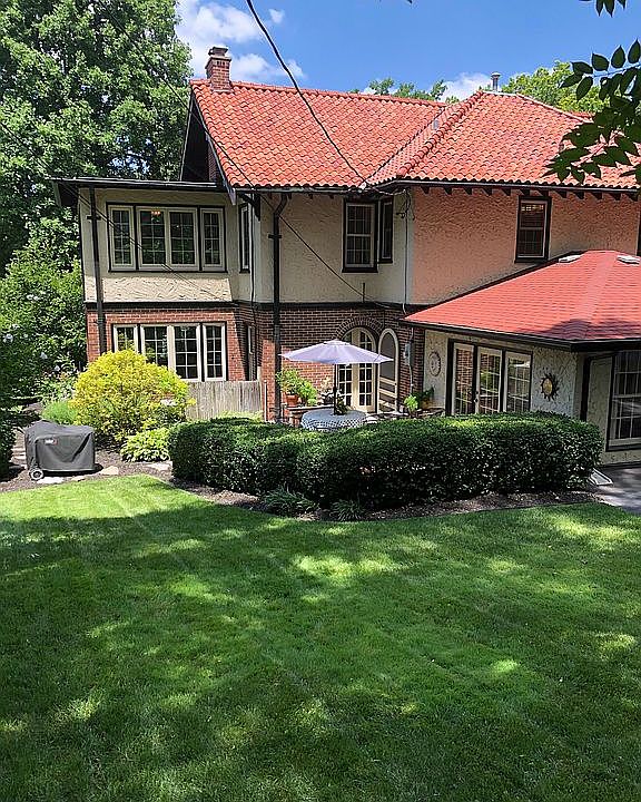 2nd image of 136 Helfenstein Ave