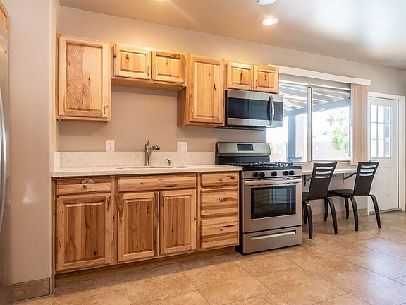 2nd image of 3215 E Corrine Dr