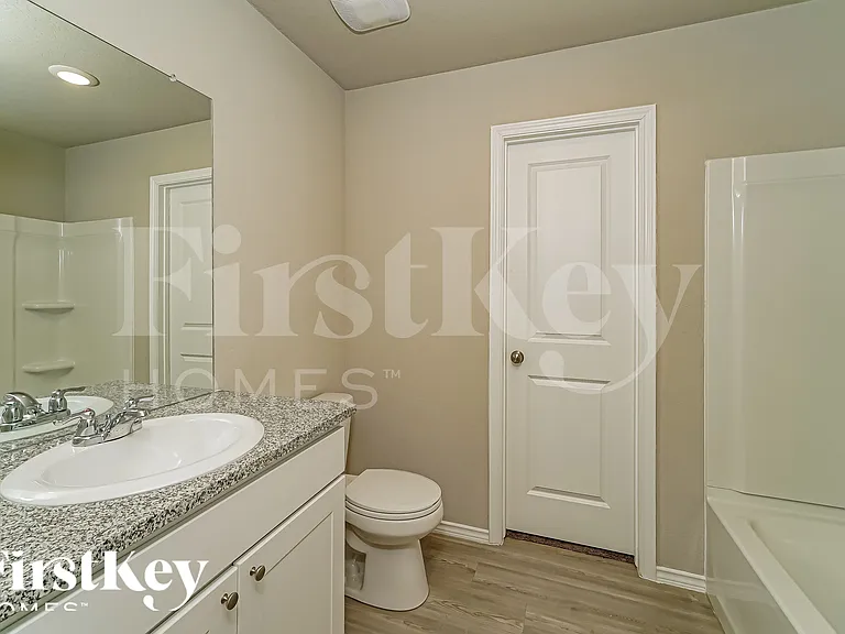 10707 Prusiner Dr — Photo 12