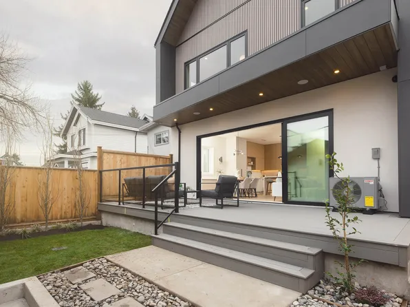 735 E 10th Ave #2, Vancouver, BC V5T 2A8